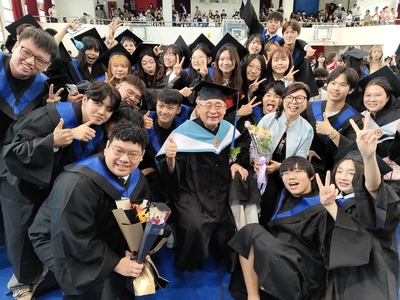 康寧大學115級畢業典禮盛大舉行　84歲不老畢業生展現終身學習典範圖片