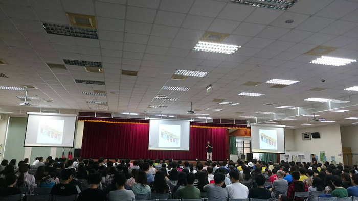 最狂教授IN康寧大學，李錫錕教授:「愛需要學習，LOVE才是最強的POWER!」