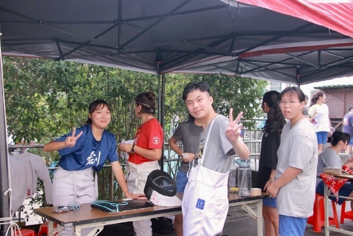 學長姐賣力介紹