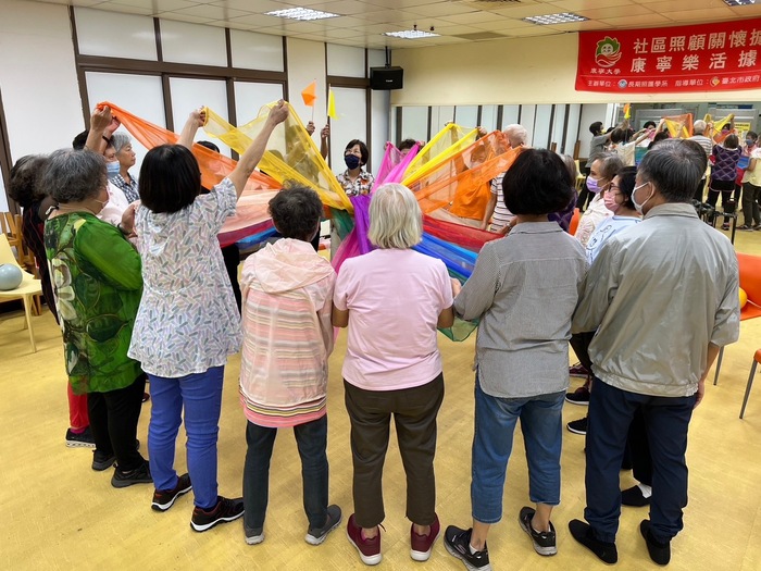 長輩們共同參與、共同學習、共同樂活